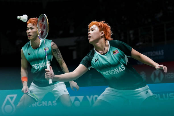 羽毛球发球规则图解：避免常见错误的小技巧