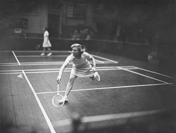 气排球网高与羽毛球网高的标准对比