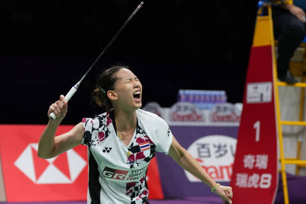 羽毛球单打VS双打:边界线、发球区及得分规则全解析