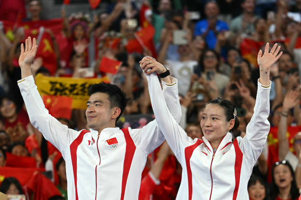 羽毛球单打违例行为盘点:避免犯规的关键点