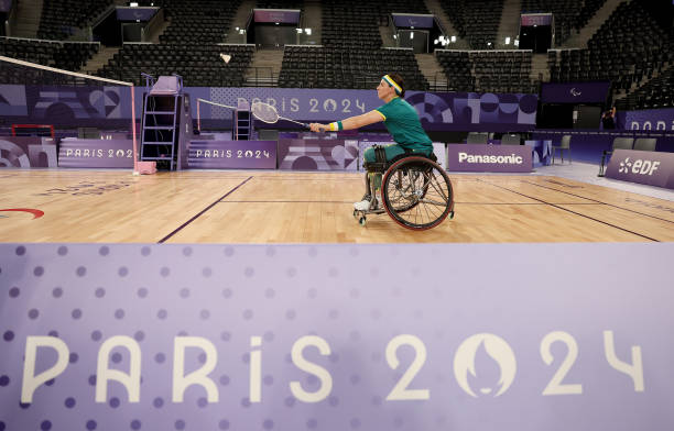 尤尼克斯100ZX羽毛球拍实战体验：精准控球与爆发力的表现