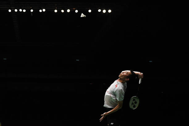 挥拍瞬间:儿童羽毛球练习的简笔画