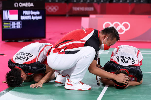 单打&双打接扣球技巧:不同场景下的应对策略