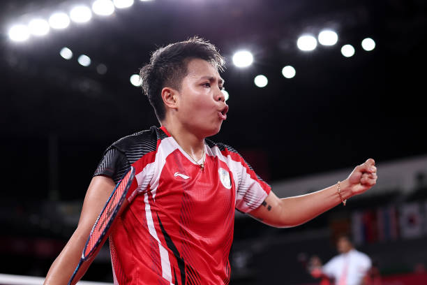 限量版+球星签名，这些羽毛球拍为何价值连城？