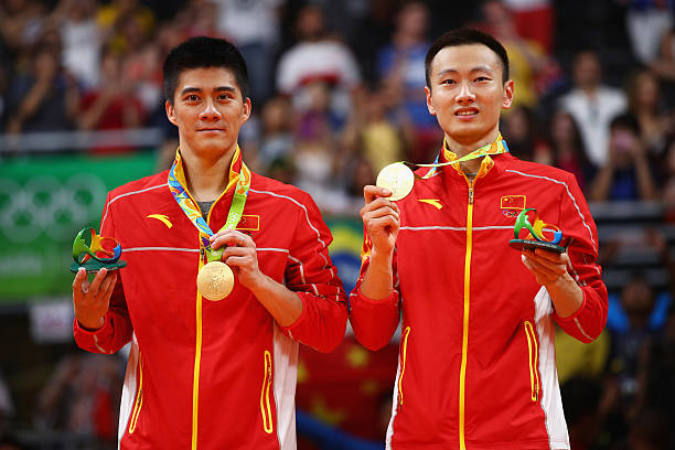 从握拍到击球：羽毛球杀球的完整动作分解