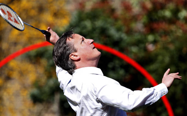 发球总被判违例?看这个视频解决所有羽毛球发球困惑