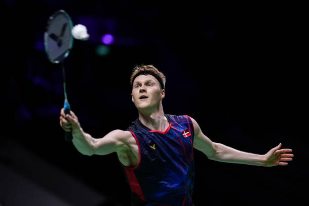 趣味羽毛球教学视频:让孩子爱上运动