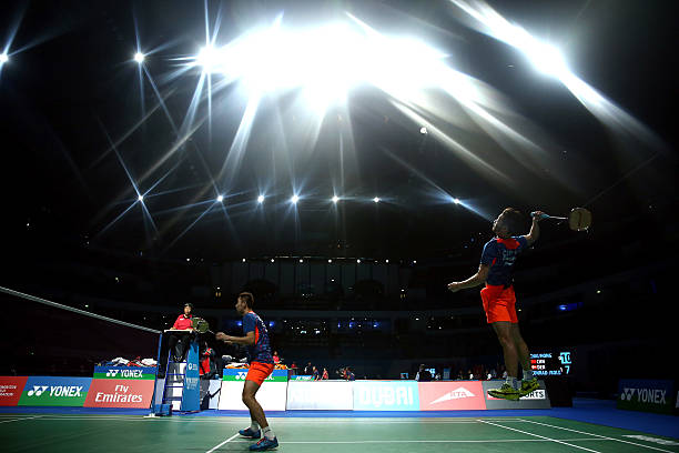 双打防守必备!5款适合接杀和控球的羽毛球拍推荐