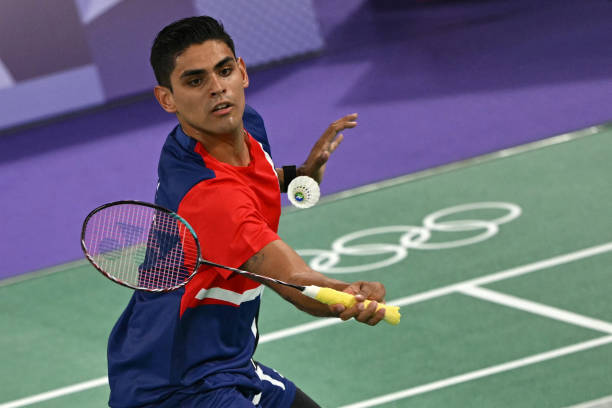 YONEX N70羽毛球拍技术亮点:碳纤维材质与减震设计