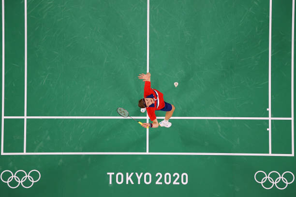 羽毛球场地教学视频：如何正确使用场地提升比赛表现