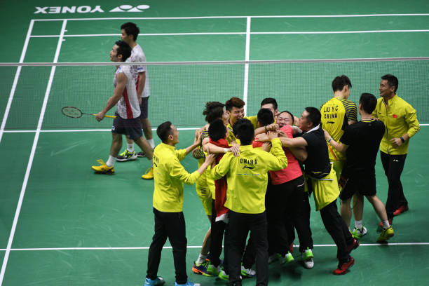 家长必看:如何在家带孩子完成羽毛球零基础训练