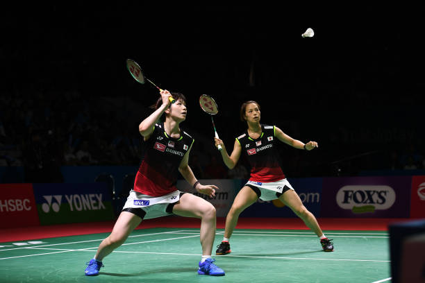 羽毛球场地平面图：边线、端线与发球区划分指南