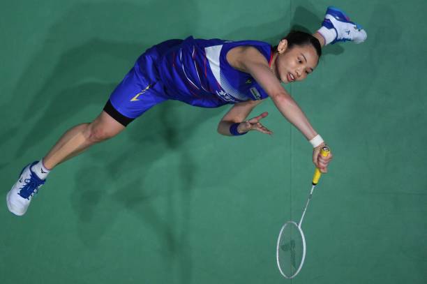 手把手教你画羽毛球：从基础线条到立体效果