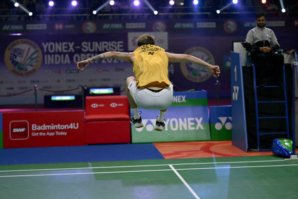 为什么3U羽毛球拍比4U轻?解析重量等级的秘密