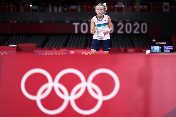 羽毛球拍品牌logo是如何印上去的?工厂工艺揭秘