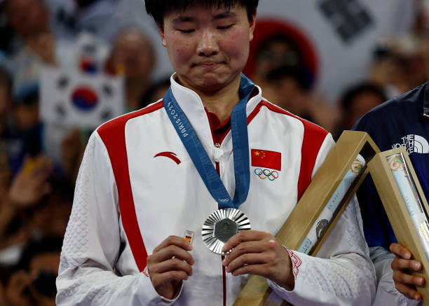 手把手教你画羽毛球:超简单儿童绘画教程