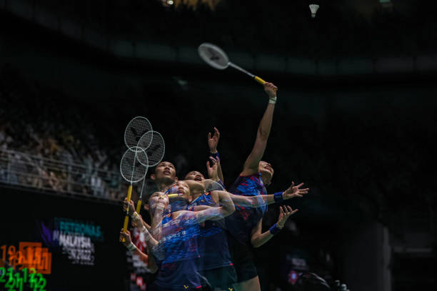 如何成为一名合格的羽毛球裁判员?职责详解