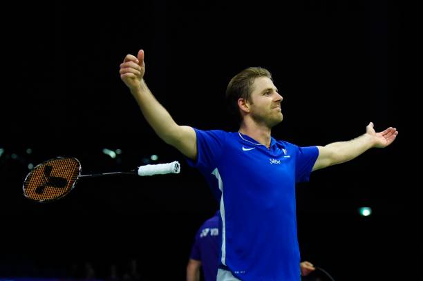 通过APP或网站轻松预约新加坡羽毛球比赛