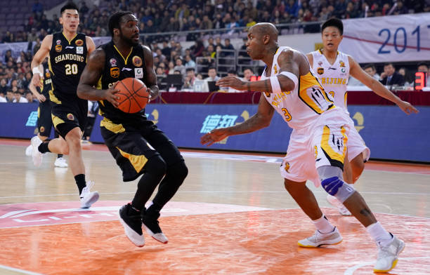 奥尼尔NBA生涯数据解析:四冠王的内线统治力