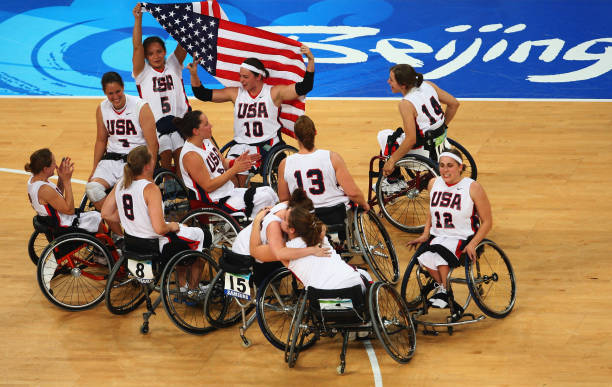 哈登过人技巧大揭秘：100个动作教你如何突破防守！