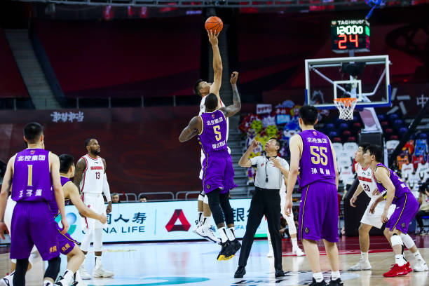 青少年篮球训练：如何正确理解和避免带球走违例