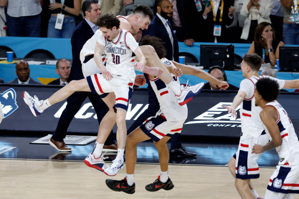 篮球虚拟计分器app:实时更新比分,支持数据导出