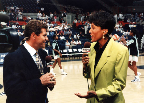 篮球巨人:张伯伦身高臂展与体重的惊人数据