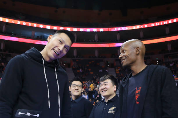 小前锋在进攻和防守中的站位技巧