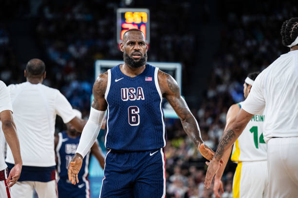 手机搜狐NBA体育频道：球迷互动与竞猜活动