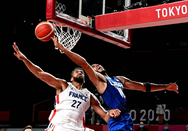 从线条到上色：完整篮球绘画过程解析