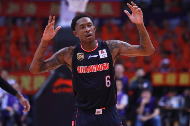 拉塞尔的传奇生涯：NBA历史最佳防守球员之一