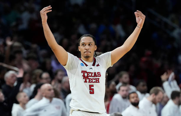 从新秀到传奇：易建联20年篮球生涯全记录