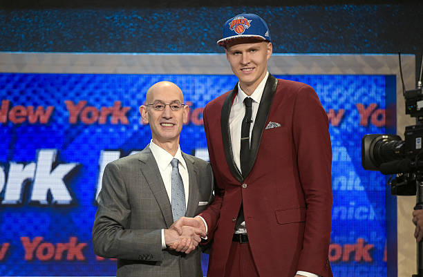 DIY篮球场：场地标记工具与材料指南