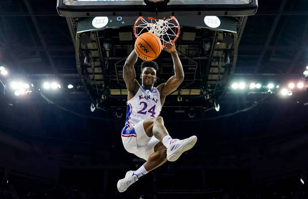 篮球场建设项目的主要内容框架与示例