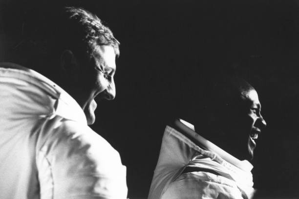 裁判手势大全：16号以上篮球信号图解视频