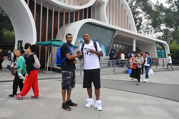 NBA直播:MVP争夺战白热化,谁将捧起常规赛最有价值球员奖杯?
