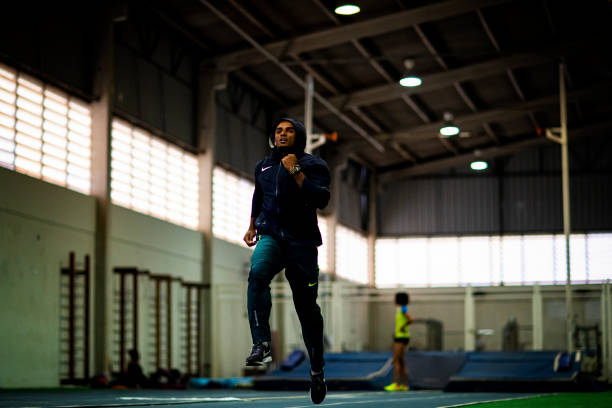 专业教练教你抢篮板:视频详解站位与时机把握