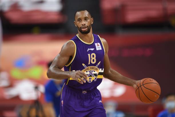 罚球三不沾是否属于违例?篮球规则解读