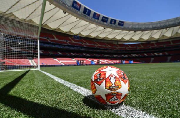 传奇人物回顾:伯明翰城历史上的功勋球员与教练