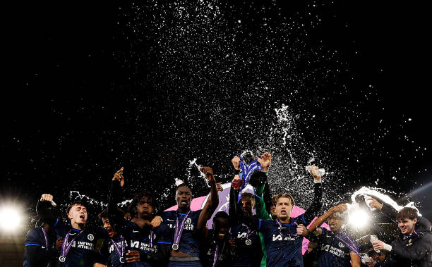 梅西vs后卫：进球动作如何撕破防线？战术视角分析