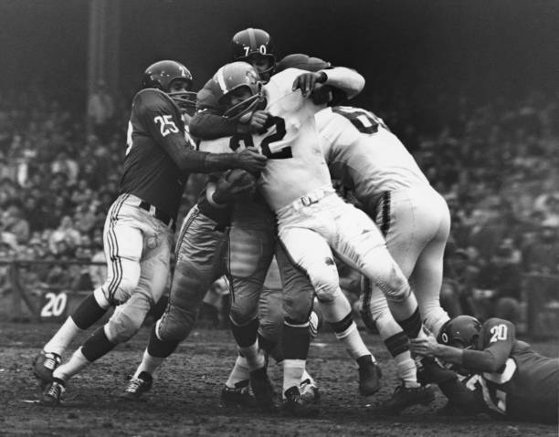 今晚有哪些足球赛直播？时间、频道全解析