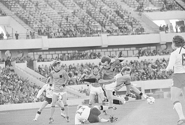 罗纳尔多在AC米兰：短暂效力期间是否捧杯？