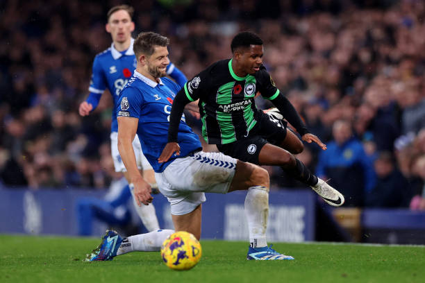 危险与美丽并存：倒挂金钩动作的风险与防护