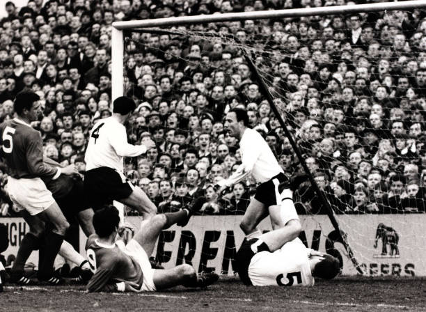 门将噩梦!盘点C罗职业生涯最炸裂的电梯球破门