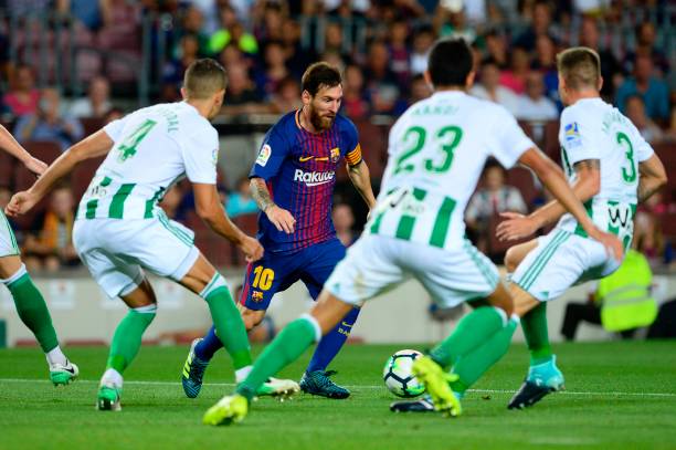 德甲比赛时间与换人规则详解:一场比赛多少分钟?