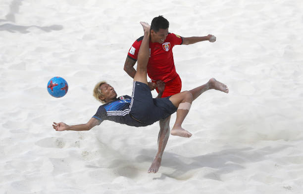 利物浦1分惜败,曼城捧起2022英超冠军奖杯