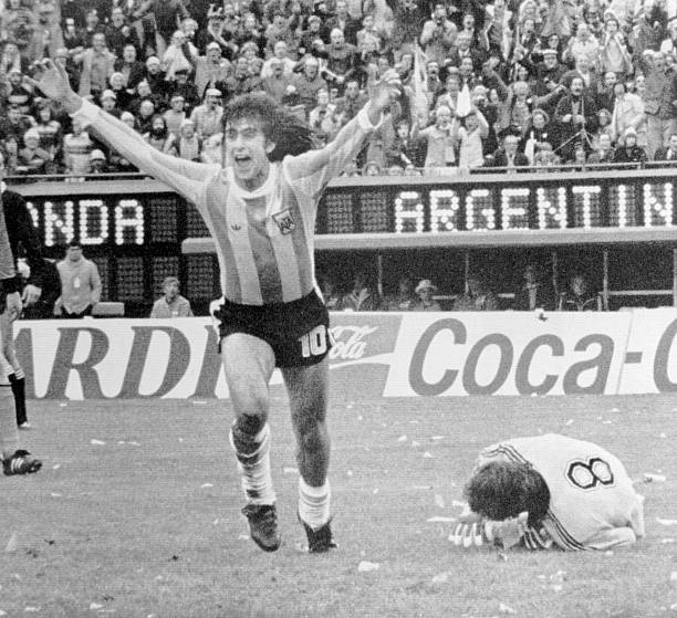 8人制比赛中的中场控制与战术组织