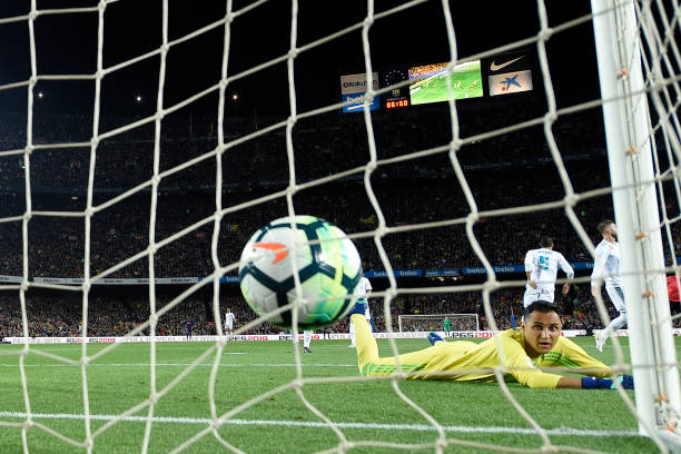 欧冠推荐：巴萨客场挑战，防守反击成关键！