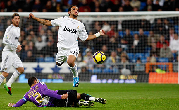 里昂vs摩纳哥：历史交锋中的大比分比赛盘点