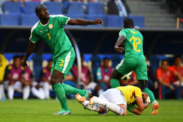 梅西任意球大师课：精准弧线合集